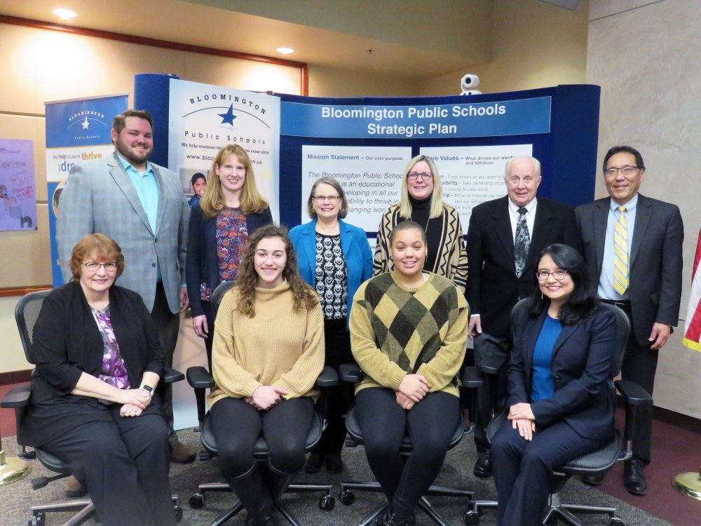 School Board Photo: Dawn Steigauf, Ally Starks, Shonte Brown, Nelly Korman, Tom Bennett, Heather Starks, Beth Beebe, Mia Olson, Jim Sorum, Superintendent Les Fujitake